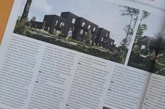 Zdjęcie artykułu w czasopiśmie. U góry napis: teoria i praktyka, pod spodem napis: dom opieki dla osób starszych w Rzeszowie. Pod napisem grafiki przedstawiające zaprojektowany budynek.